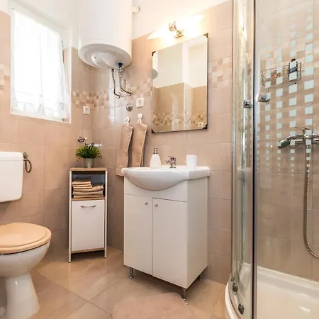 Muzic Budget Double 3*